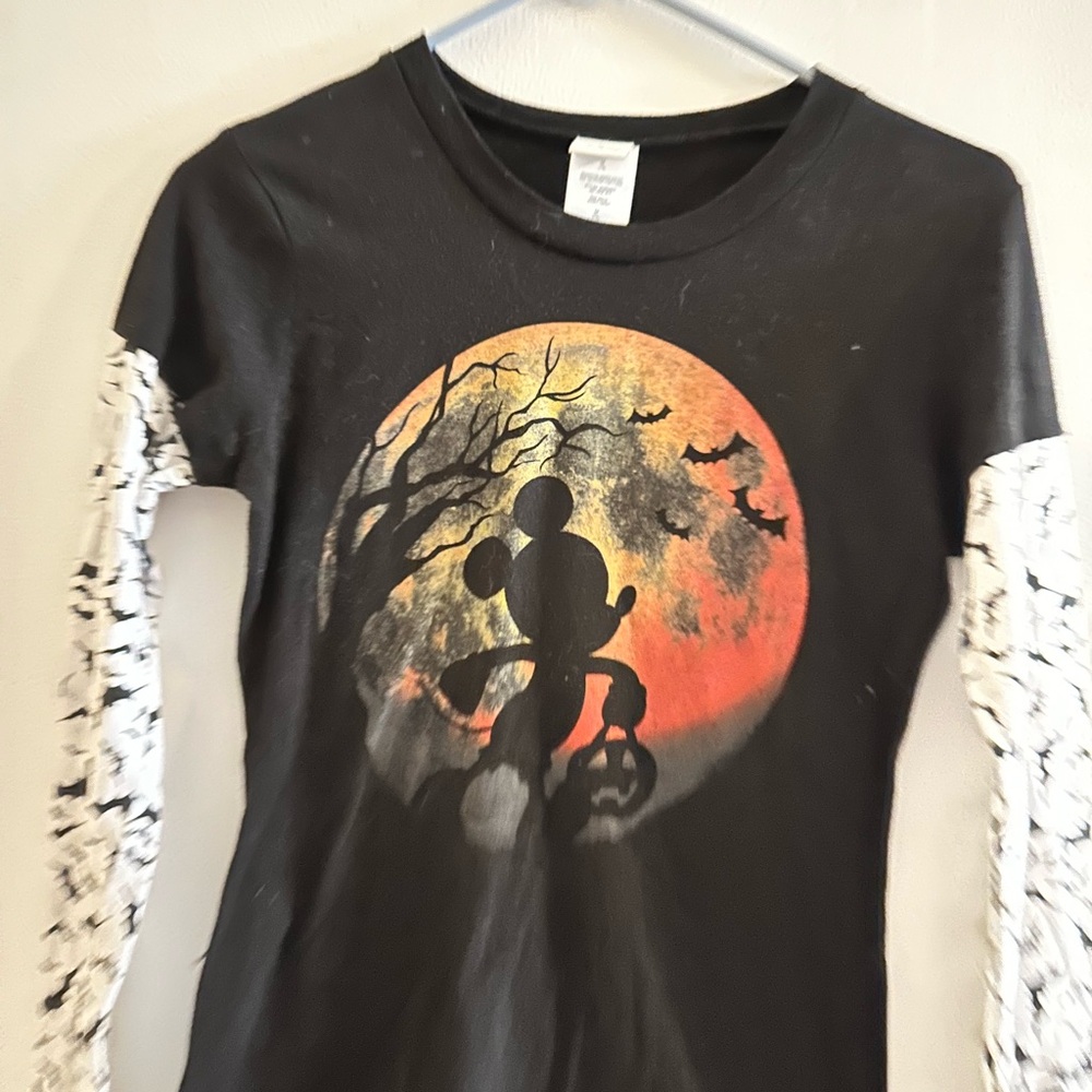VTG Women's Mickey Mouse
Halloween T Shirt Top Long Sleeves size medium - Picture 2 of 5
